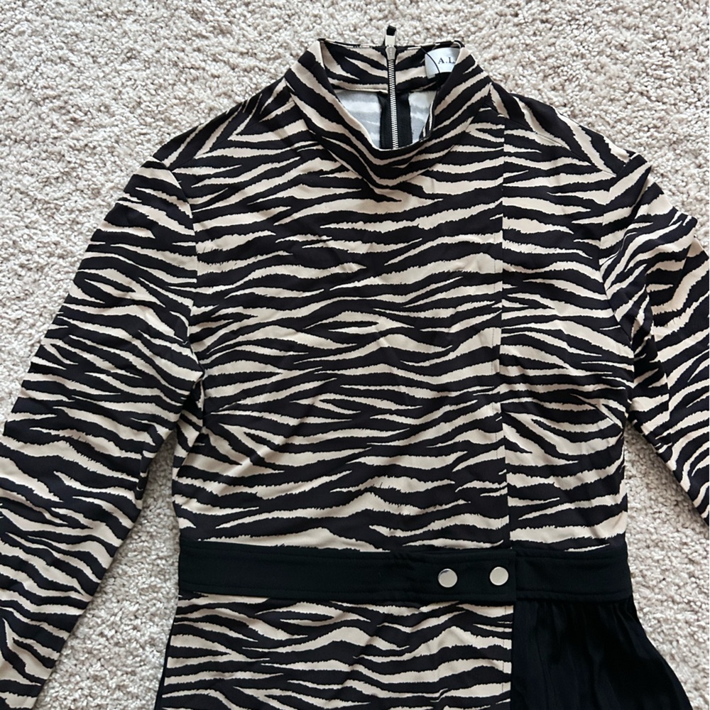 A.L.C. Zebra Print pleated Dress. S - Picture 12 of 16